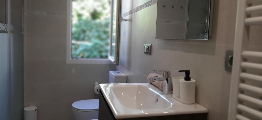 A bathroom at Piso centro Santander - Parking Gratuito