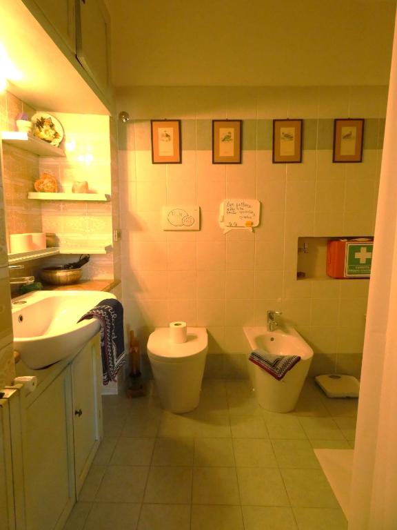 Koupelna v ubytování SCAPPO IN UMBRIA, La casa del Duomo