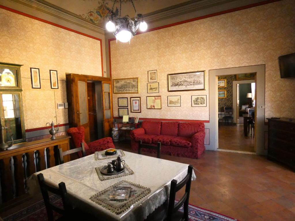 Posezení v ubytování SCAPPO IN UMBRIA, La casa del Duomo
