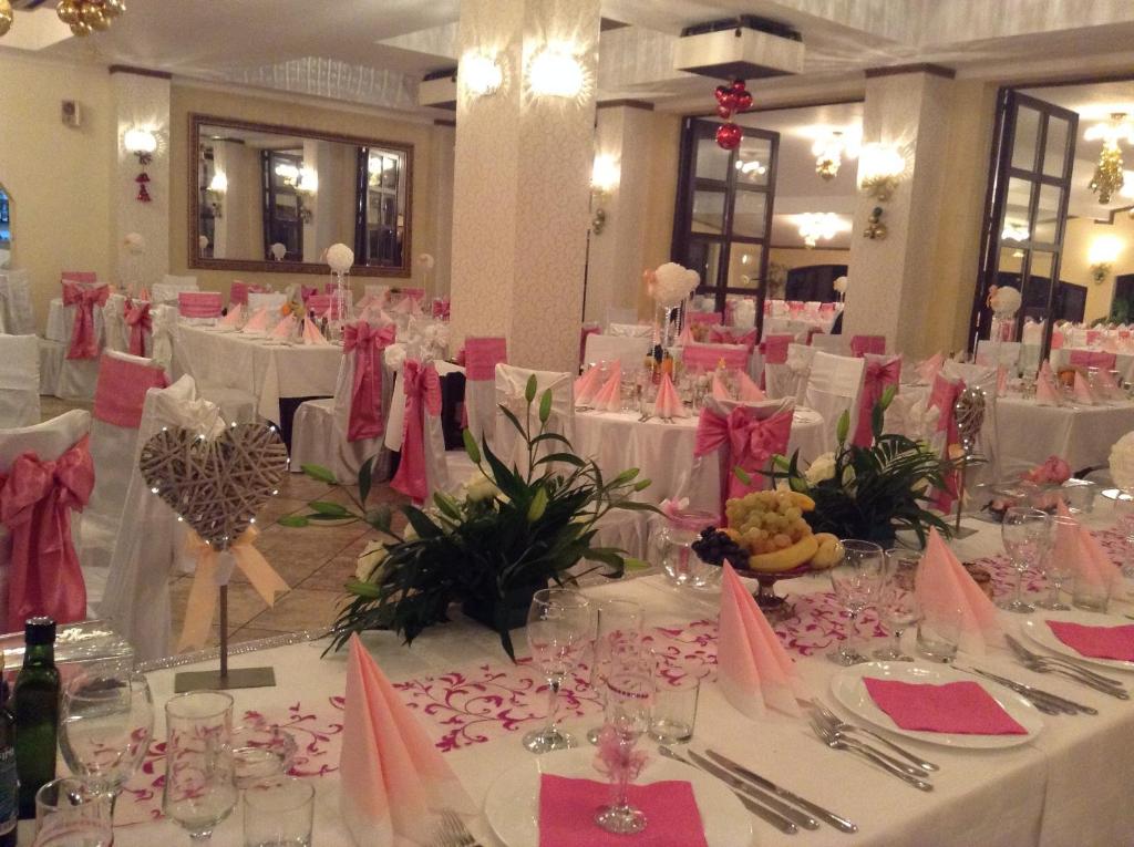 Un restaurant sau alt loc unde se poate mânca la Motel Perla Sigheteana