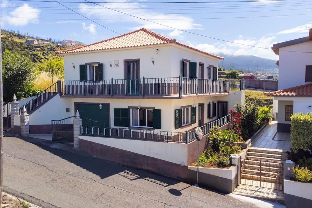 Tòa nhà nơi căn hộ tọa lạc