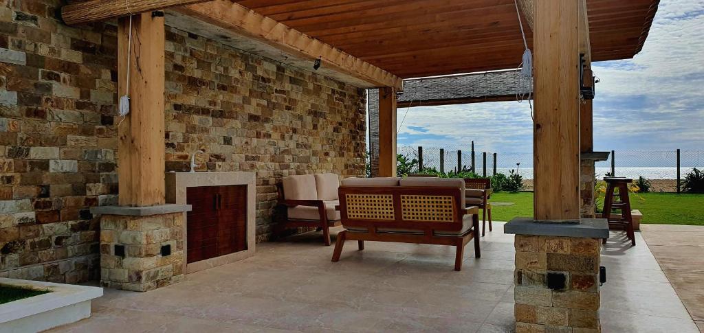Balkón nebo terasa v ubytování Aryan Beach Villa