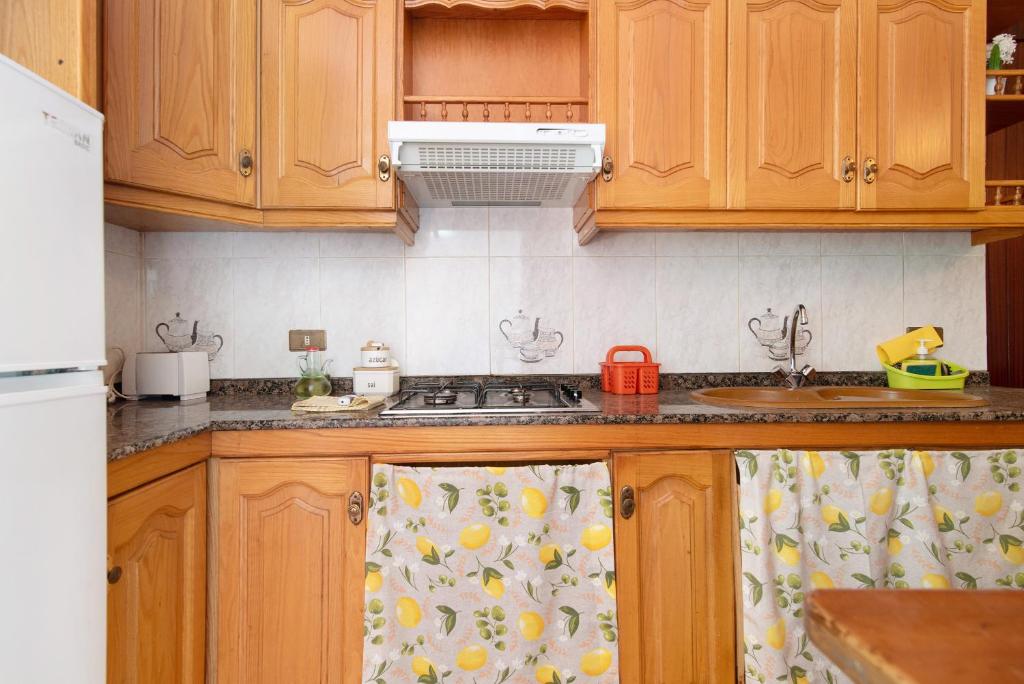Kuchyň nebo kuchyňský kout v ubytování Vivienda v Torres 2
