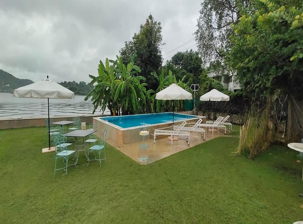 Ram Pratap Hotel Udaipur: A Luxurious Stay by Lake Pichola Ram Pratap Hotel Udaipur: A Luxurious Stay by Lake Pichola
