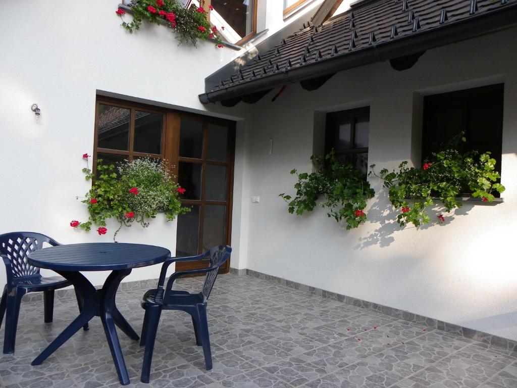 Balkón nebo terasa v ubytování The Millhouse Bled