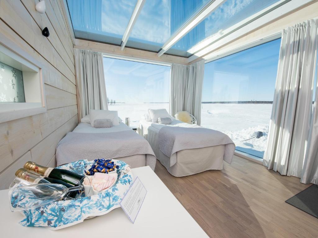Lova arba lovos apgyvendinimo įstaigoje Seaside Glass Villas