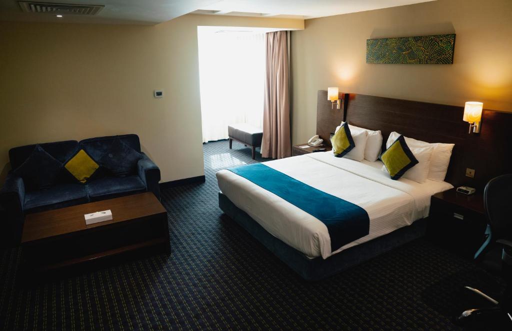 Best Western Premier Muscat - Superior King Room With City View - Smoking