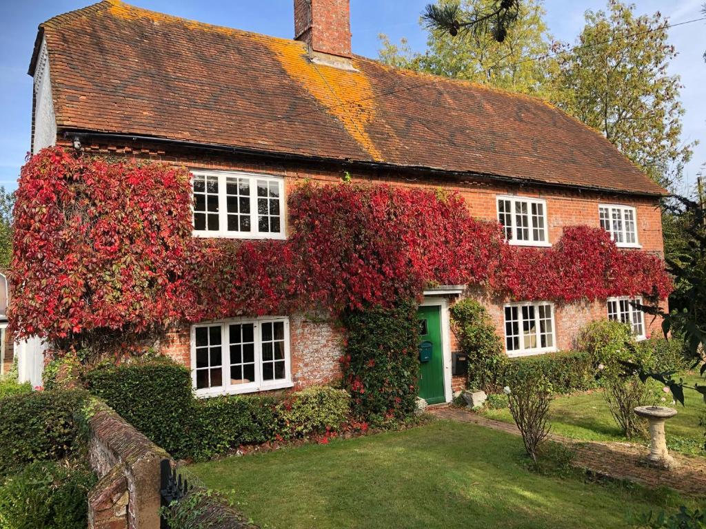 Church Elms Farm, Woodchurch (updated prices 2024)