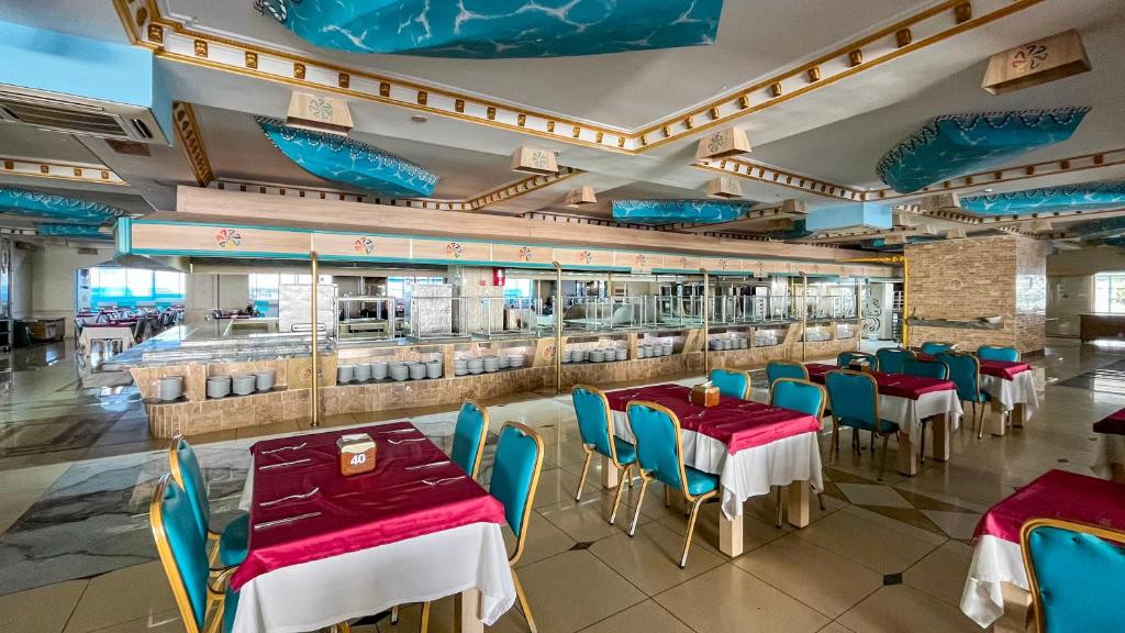 Restaurace v ubytování Daima Biz Hotel - Dolusu Aquapark Access