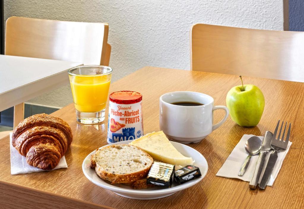 Jídlo v hotelu nebo okolí