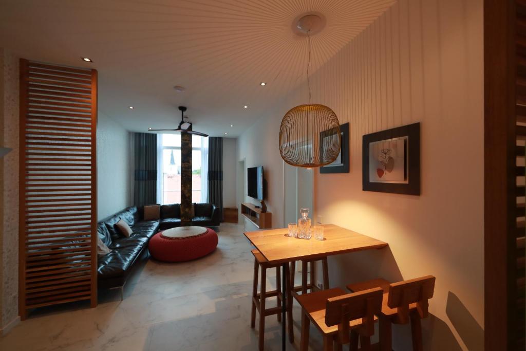 36 Phô Cô Hotel & Suites - Suite Familiar
