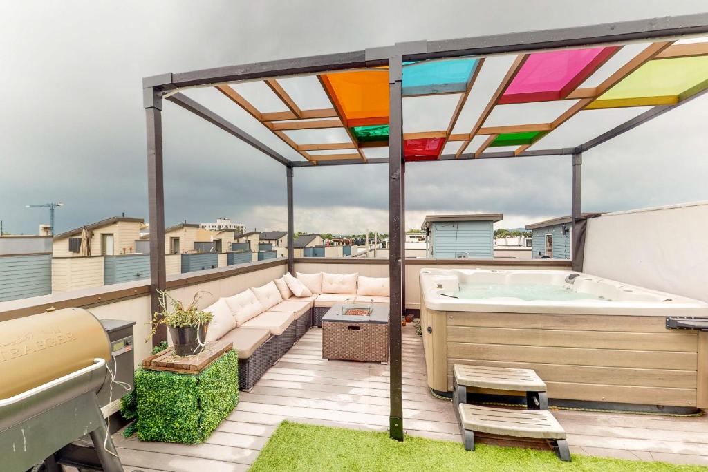 Sloan Lake’s Rooftop Oasis, Denver (updated prices 2024)
