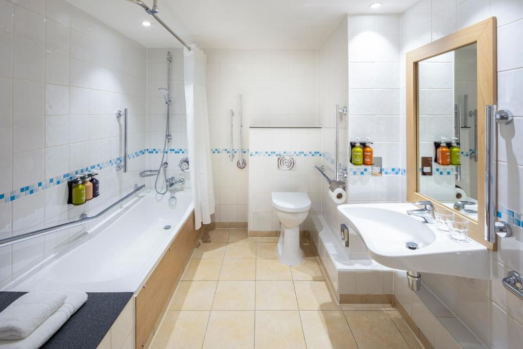 Holiday Inn High Wycombe M40, Jct.4, an IHG Hotel - Salle Double Standard - Accès Au Handicap