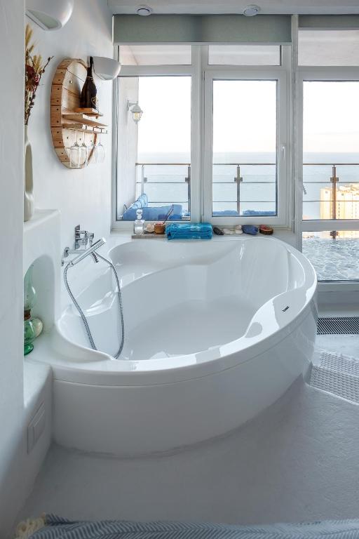 Anna Maria Santorini - Greek Suite & Large sea terrace Arcadia фото 3