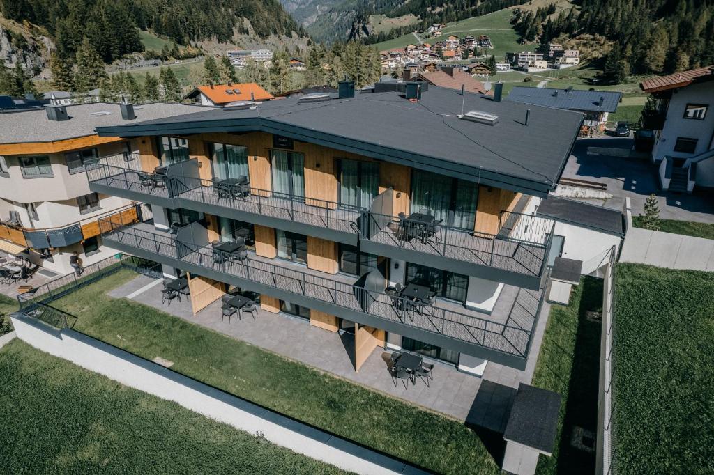 The building in which Az apartmant is located