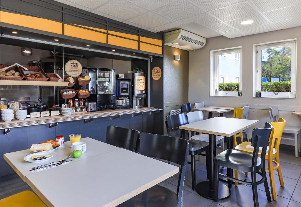Restaurace v ubytování B&B HOTEL Dijon Nord Zénith
