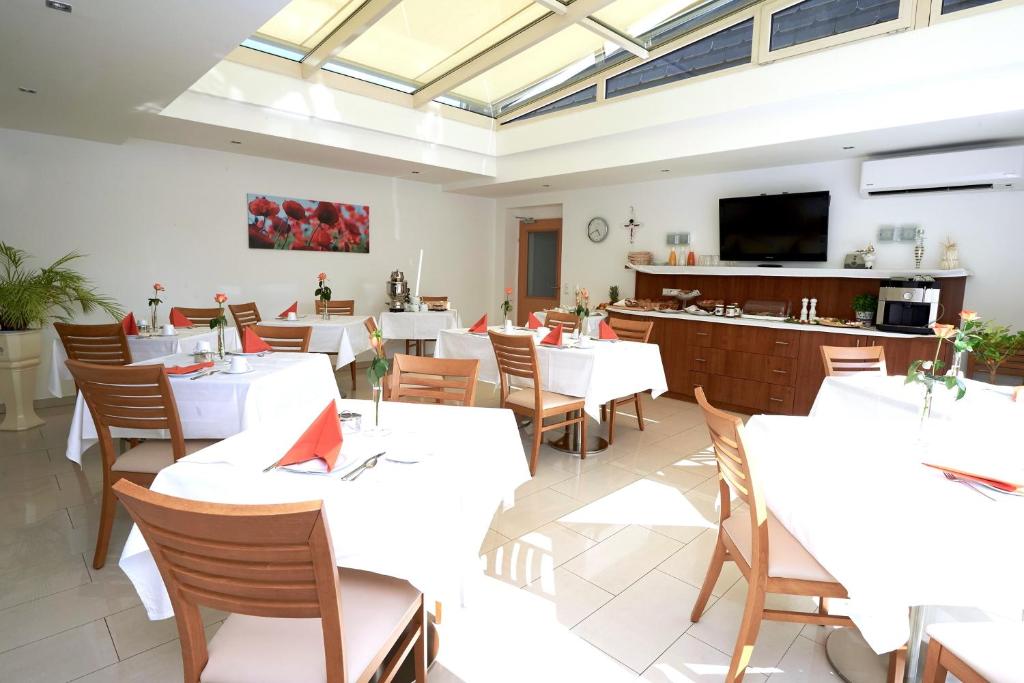 Televisyen dan/atau pusat hiburan di City-Hotel Mödling