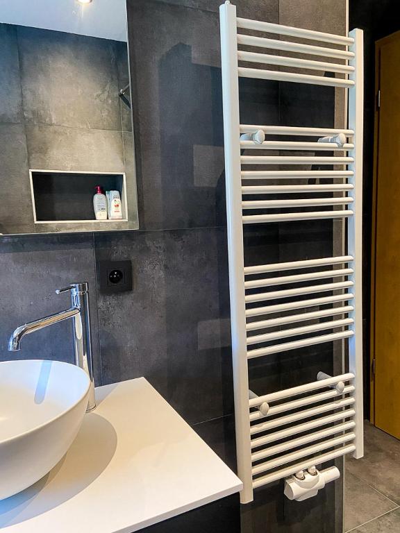 Fotografie z fotogalerie ubytování Chez Sabine et Eric Maison pour 6 personnes avec piscine chauffée v destinaci Andenne