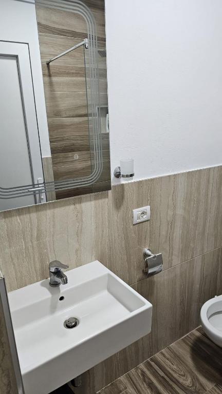 Hotel Marigona - Klassieke Viervoudige Kamer