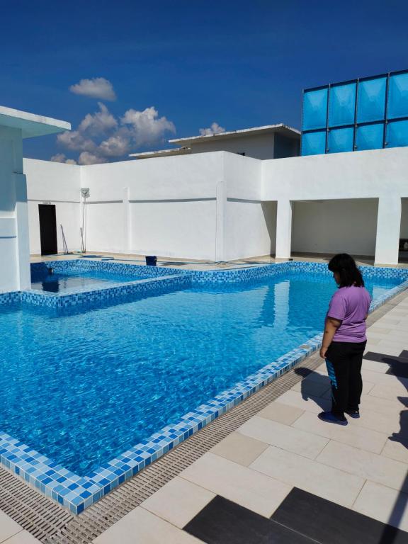 Bazén v ubytování Hanan Studio Apartment with Pool, Wifi & Netflix nebo v jeho okolí