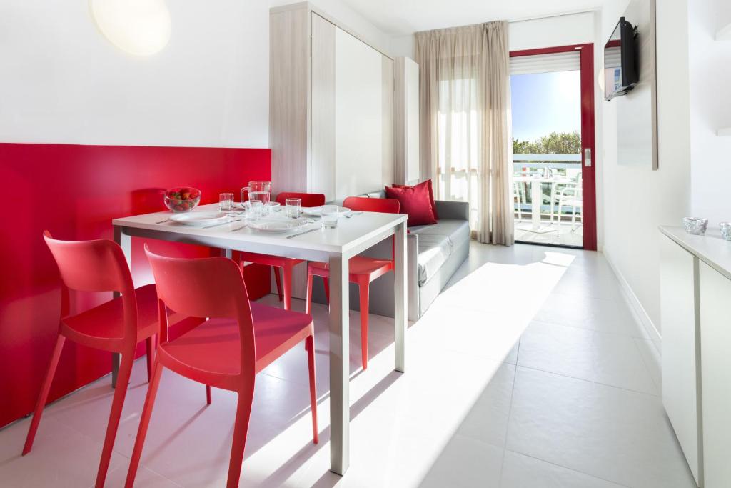 Princess Aparthotel - Deluxe One-Bedroom Apartment (4 Adults)