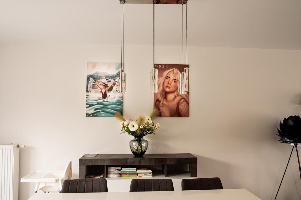 Fotografie z fotogalerie ubytování Chez Sabine et Eric Maison pour 6 personnes avec piscine chauffée v destinaci Andenne