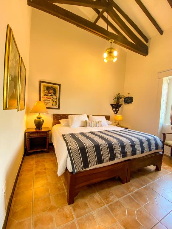 Postel nebo postele na pokoji v ubytování Hotel Mariscal Robledo