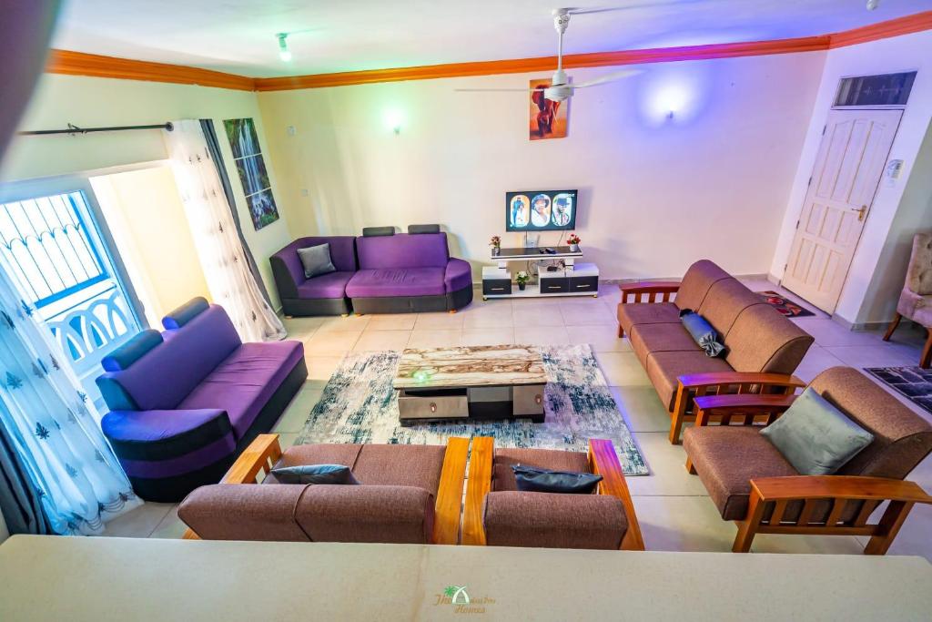 The Amass drive homes, Airbnb - Housity