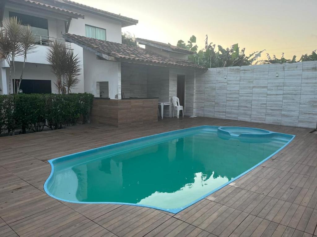 Piscina de la sau aproape de Residencial Sol e Mar