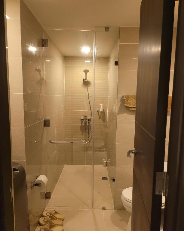 Koupelna v ubytování Uptown Parksuites Tower 1 at BGC - Staycations Up Above 12