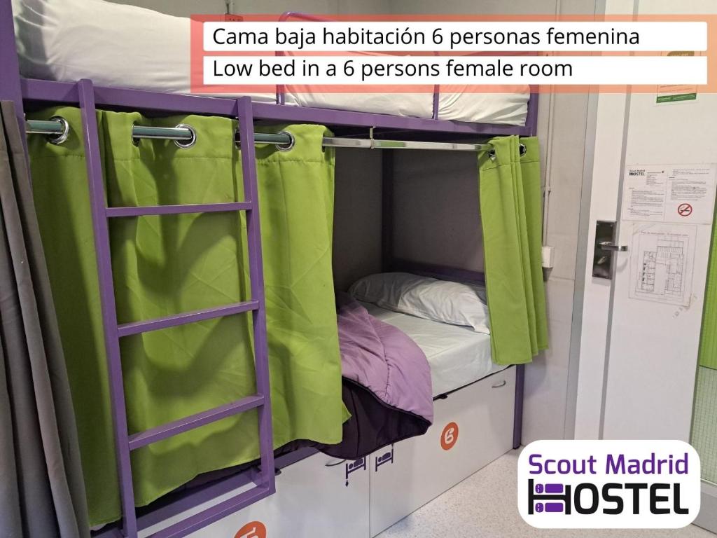 Cama o camas de una habitación en Scout Madrid Hostel