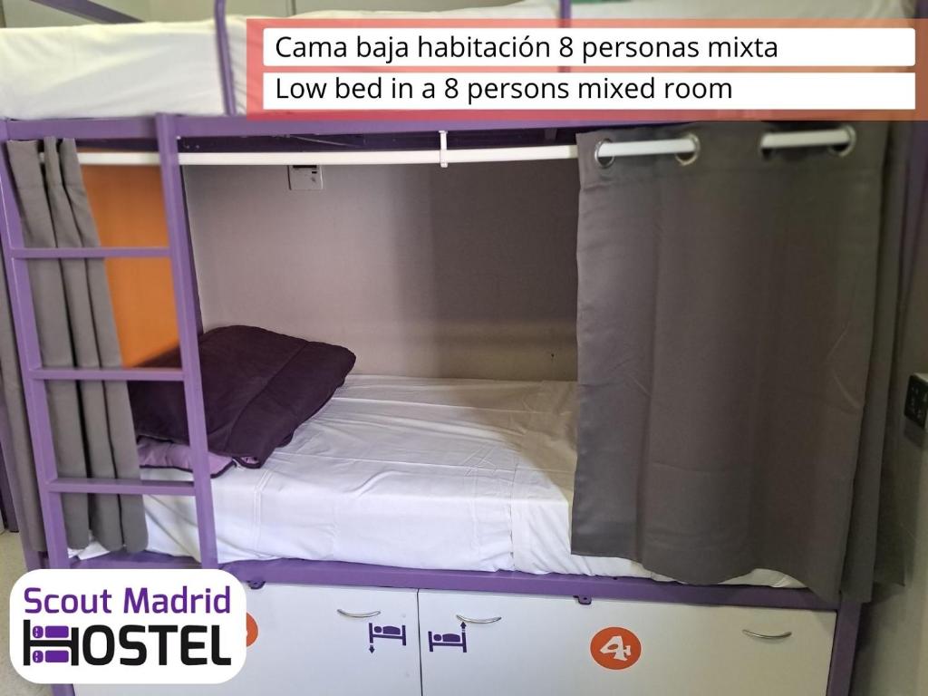 Cama o camas de una habitación en Scout Madrid Hostel