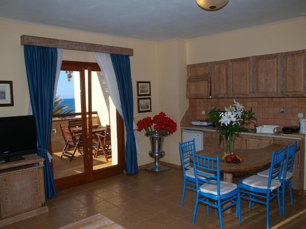 Mylos Hotel Apartments - Deluxe One-Bedroom Apartment