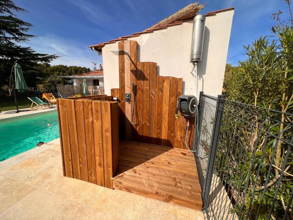Bazén v ubytování Anse Coco Luberon - Au calme, gite en Provence avec piscine sécurisée et parking nebo v jeho okolí