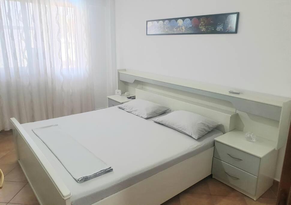 Lovely 2-bedroom rental apartment in Tirana center - Image 2