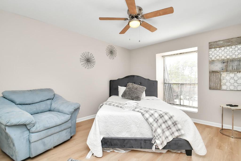 Serenity in Grey: Queen Bedroom - Housity