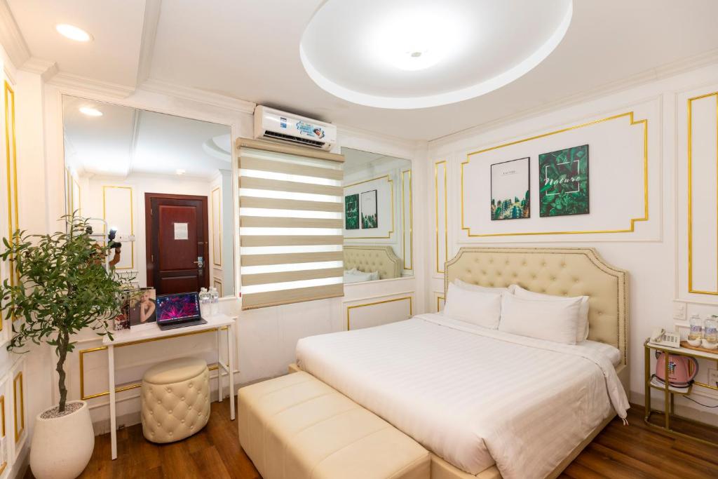 Giường trong phòng chung tại Saigon Central Hotel