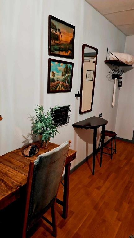 TV a/nebo společenská místnost v ubytování Edsbyns Hotell