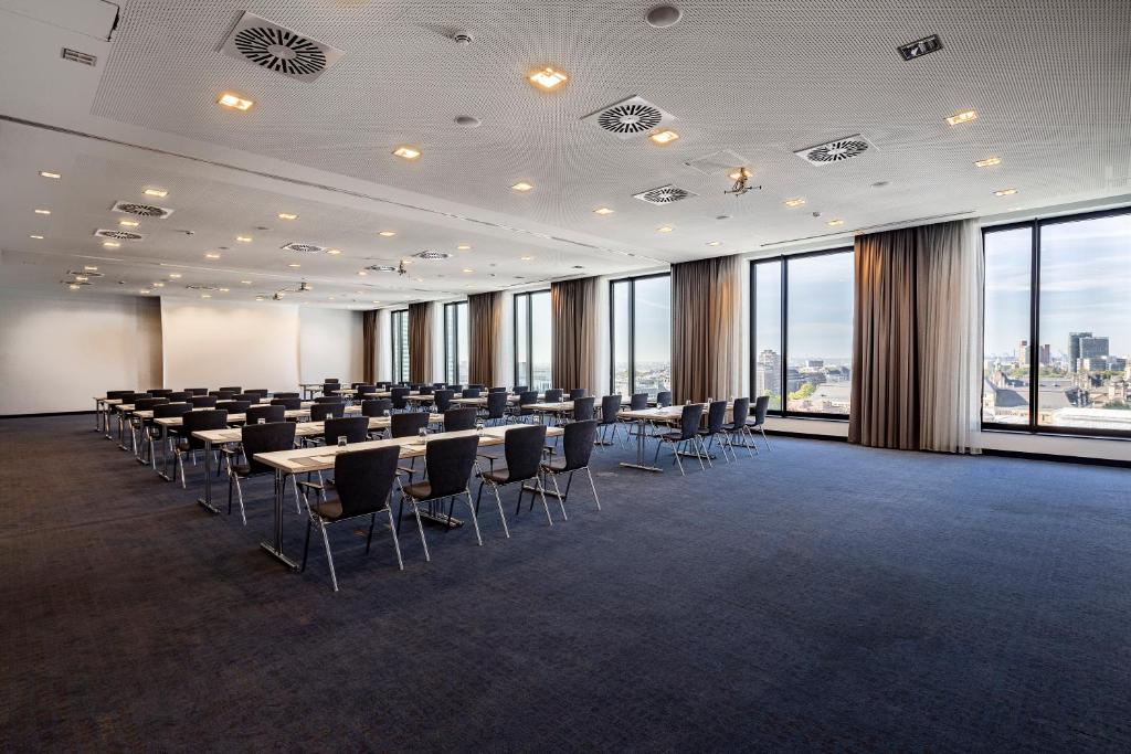 IntercityHotel Hamburg Dammtor-Messe - Resim 36