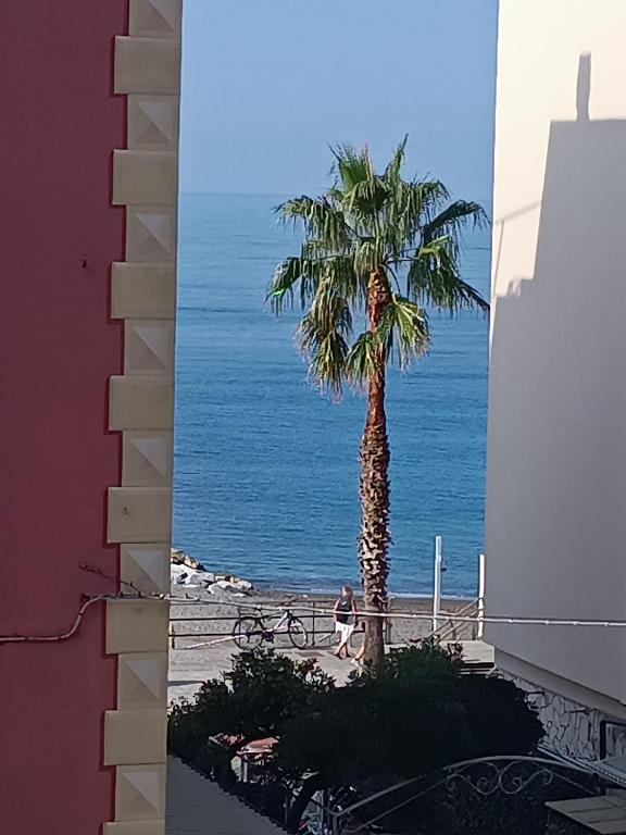 Widok na morze z tego hotelu