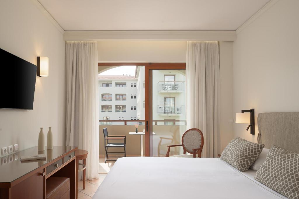 Theartemis Palace - 12