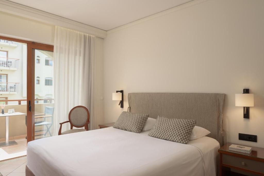 Theartemis Palace - 14