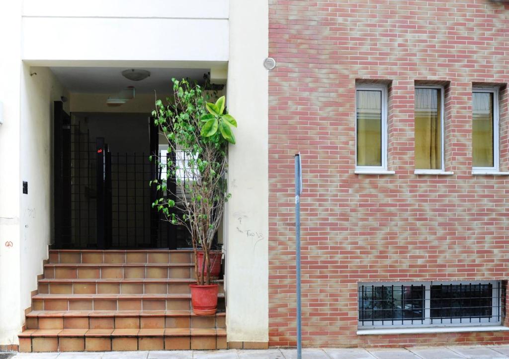 Exteriér nebo vchod ubytování Downtown Central Suite with Private Parking
