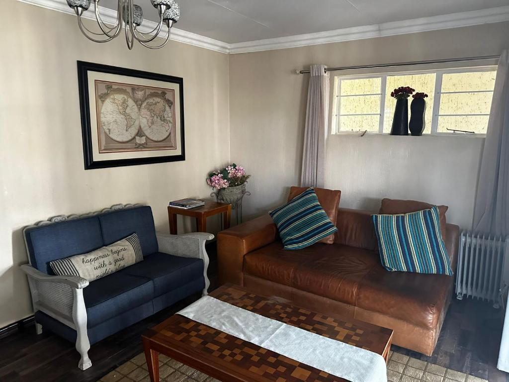 Cozy Cottage in Johannesburg, Roodepoort (updated prices