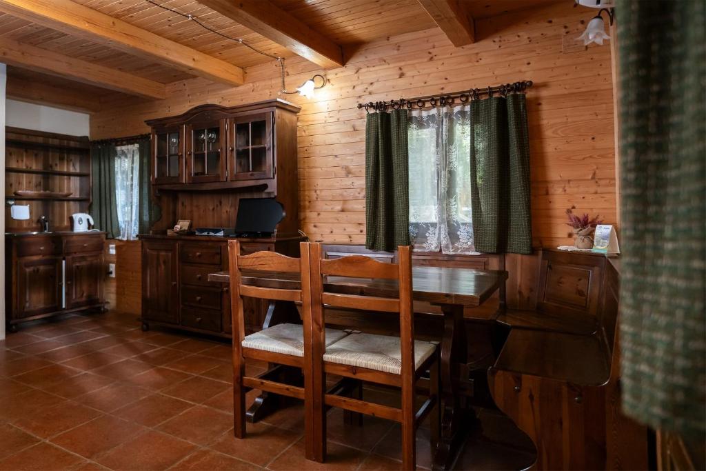 Kuchyň nebo kuchyňský kout v ubytování Pristava Lepena Village