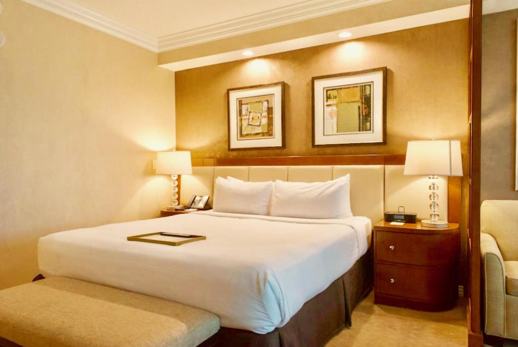 No Resort Fee - Balcony Strip Views, Pools & Parking photo