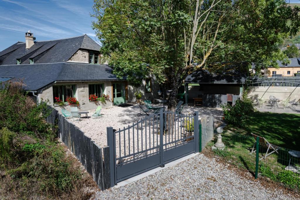 Vonkajšia záhrada v ubytovaní grange rénovée en gîte/maison/chalet
