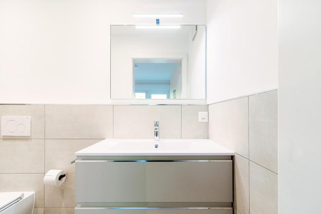 Bagno di Le Betulle Studios by Quokka 360 - studio apartments by the Origlio lake