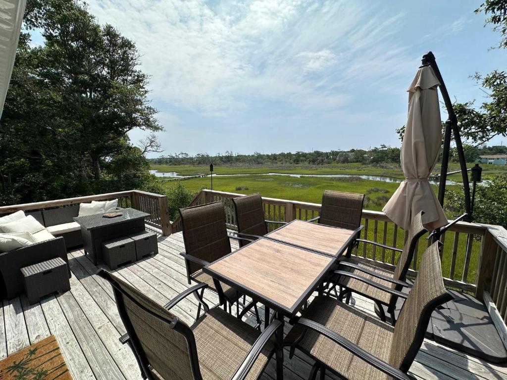 Happy Place, Emerald Isle (updated prices 2024)