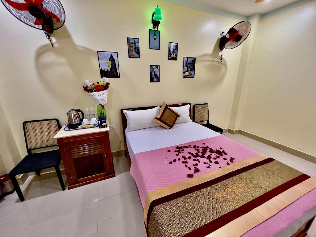 Manh Vuong Hotel CatBa - 2